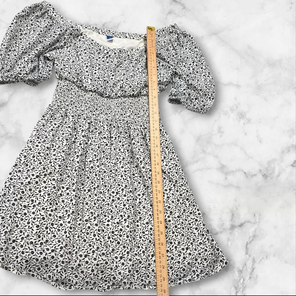 Old Navy Short Puffy Sleeve Floral Black & White Dress Size Medium (M) B9
